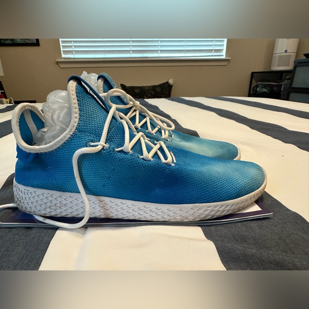 Adidas X Pharrell Williams Hu 9.5 mens blue